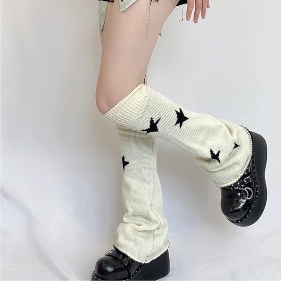 Knitted Flared White Leg Warmers with Black Stars - Picture 2 of 4